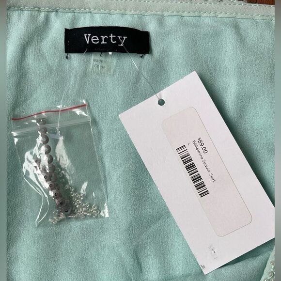 NWT Verty sequin mini skirt size large - Picture 4 of 7